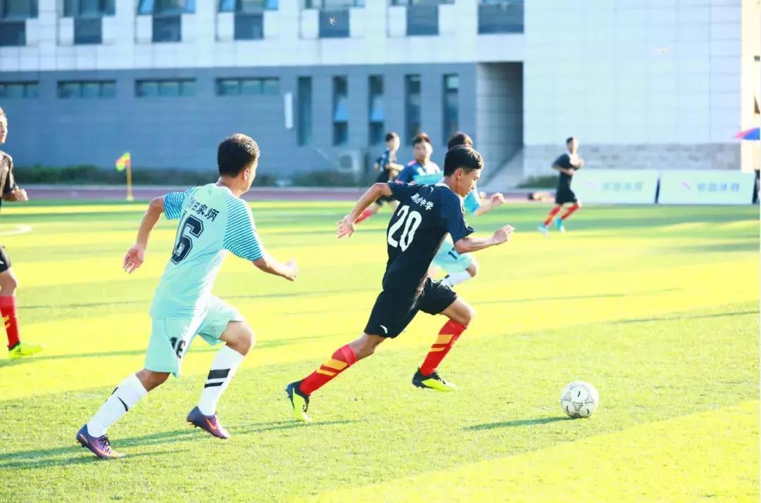 学校足球队毫无悬念夺冠,2019江苏省省长杯足球比赛高中组