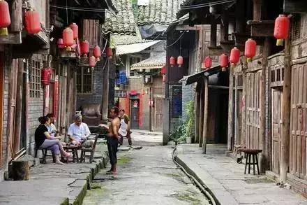 离乐山比较近的风景区,离乐山最近的古镇