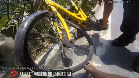 小黄车摔倒了怎么办,小黄车摔倒可以赔偿吗