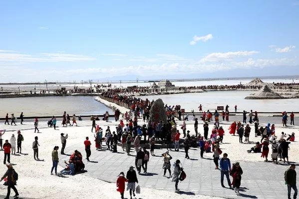 青海茶卡盐湖垃圾场,茶卡盐湖变身垃圾场