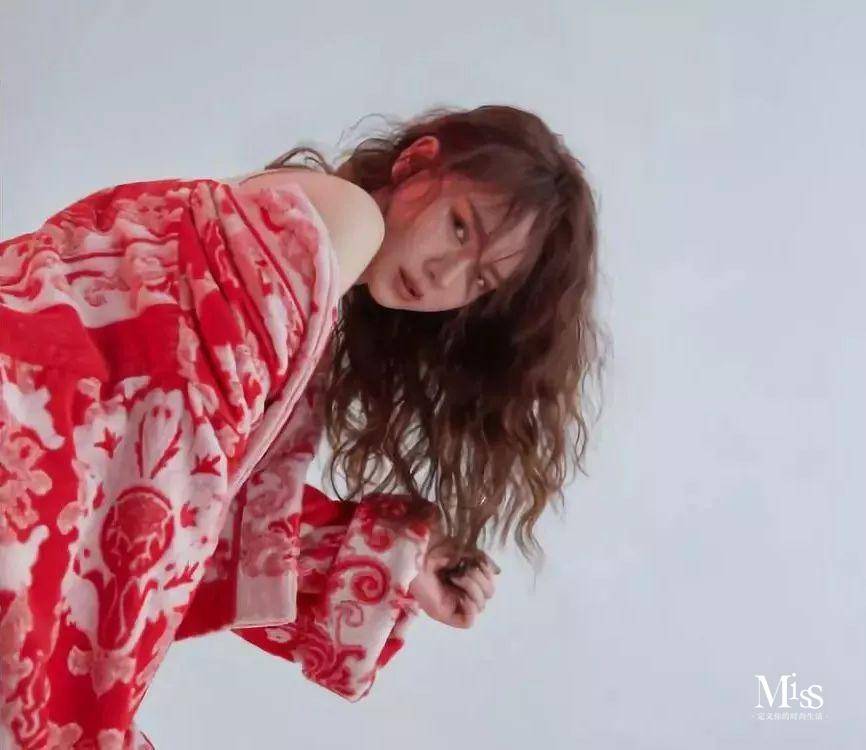 七哥力荐:女人的激吻唇一定要配上海藻卷才是真性感