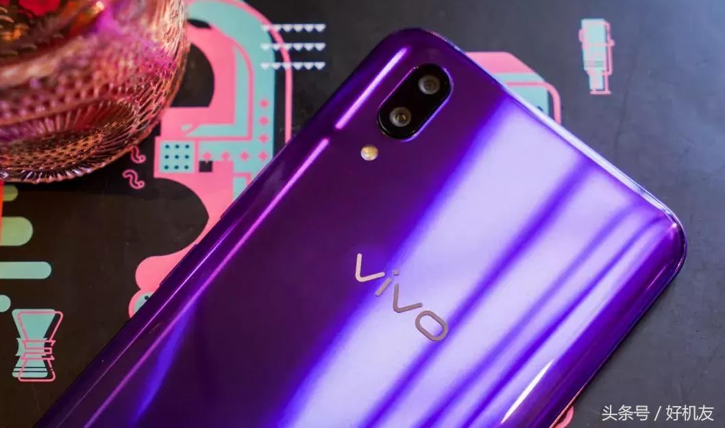 手机颜色比较特别的有哪些,手机的所有颜色怎么变