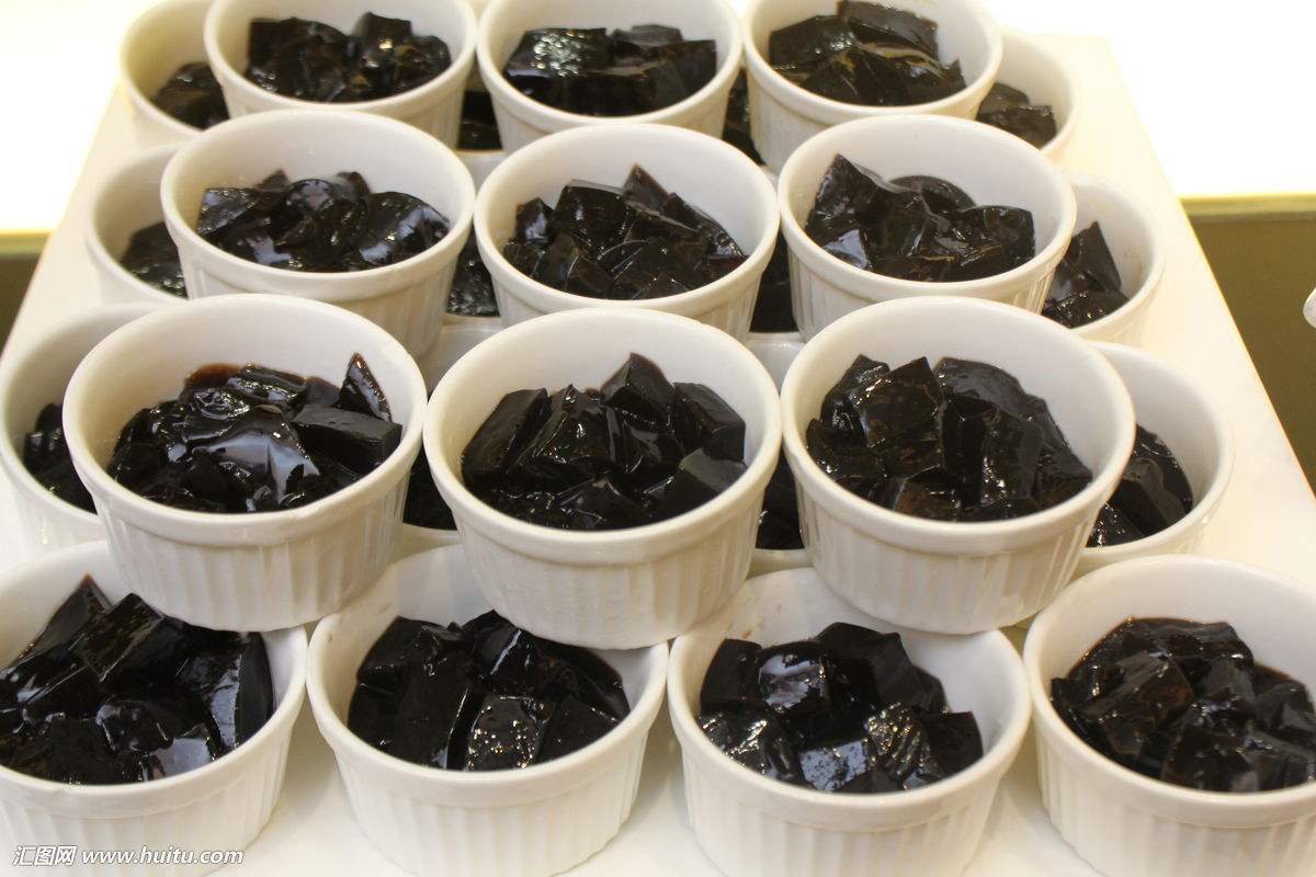 揭秘华夏第一小吃龟苓膏,南方小吃龟苓膏和什么傻傻分不清