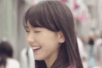 吴宣仪的牙齿有点龅,吴宣仪露牙龈笑图片