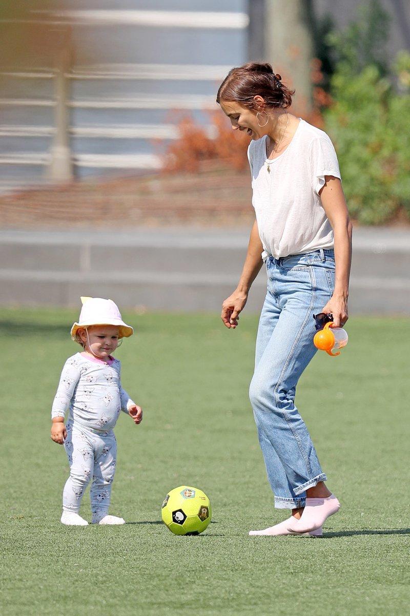 c罗怀念伊莲娜的视频,伊莲娜和乔治娜c罗感情