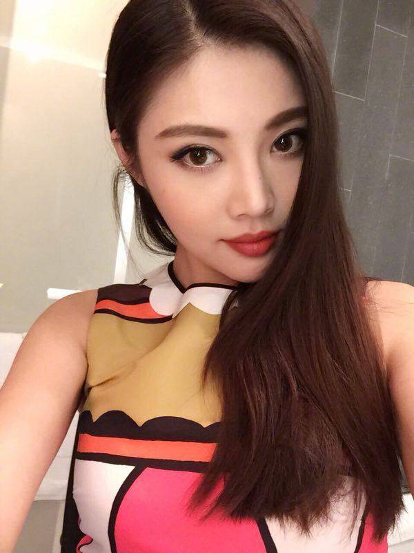 沈腾西虹市首富按摩,西虹市首富沈腾男扮女