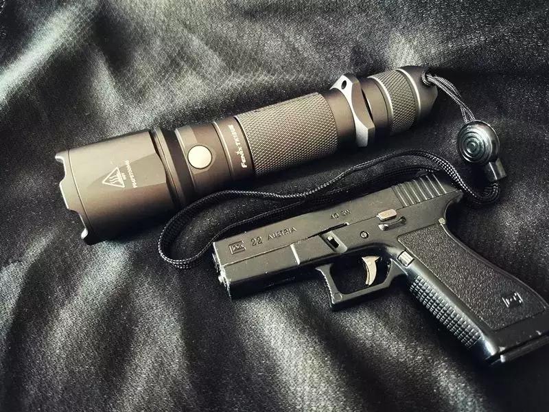 涓嶅仛璇勪环鍙垎浜嚜宸辩殑鐪嬫硶,fenixtk15