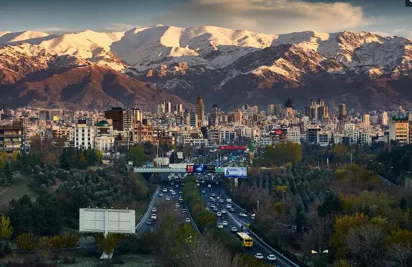 这个石油国家反感美国，和日本有仇，却全力拥护中国！