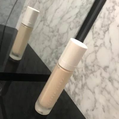 范冰冰抄袭蕾哈娜美妆！以为换个名字就能一天狂赚1000万美元？