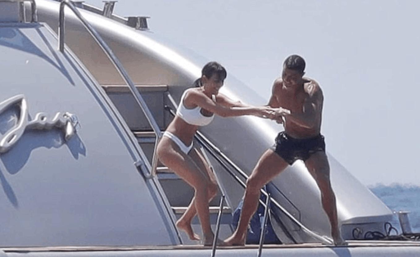 c罗晒与乔治娜的照片,c罗社媒晒同乔治娜的亲吻照