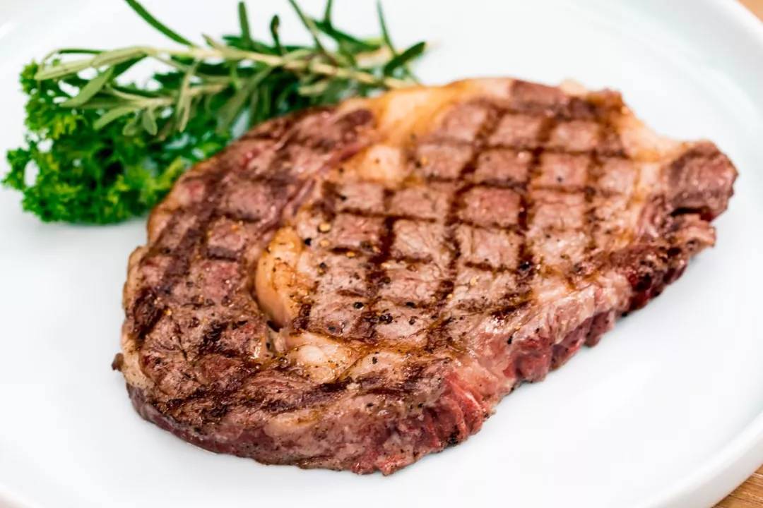 谢霆锋牛排探店,谢霆锋珍藏牛肉