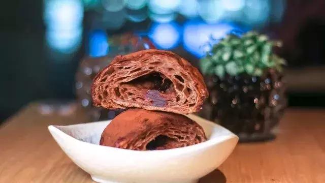 吃完东西舌头黑黑的,吃完抹茶舌头发黑