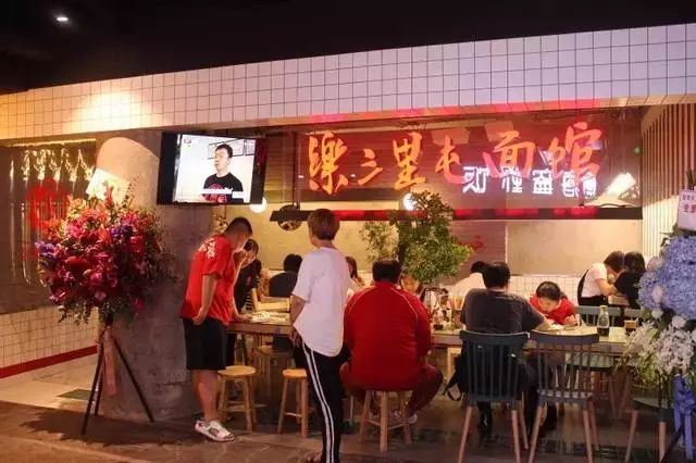 世纪金源购物城美食,世纪金源乐活好吃街