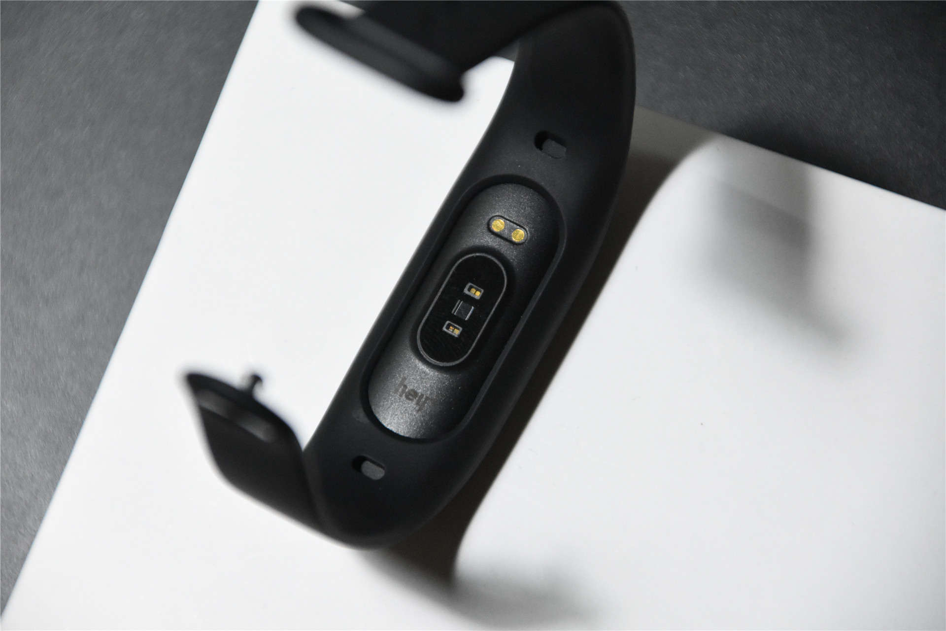 黑加手环对比小米手环3nfc,小米手环8nfc和iwatch