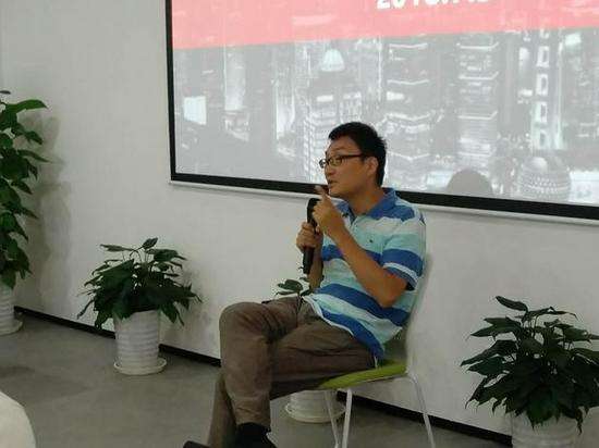 拼多多直击淘宝也有山寨，网友：不道德，临死要找个垫背一起的！