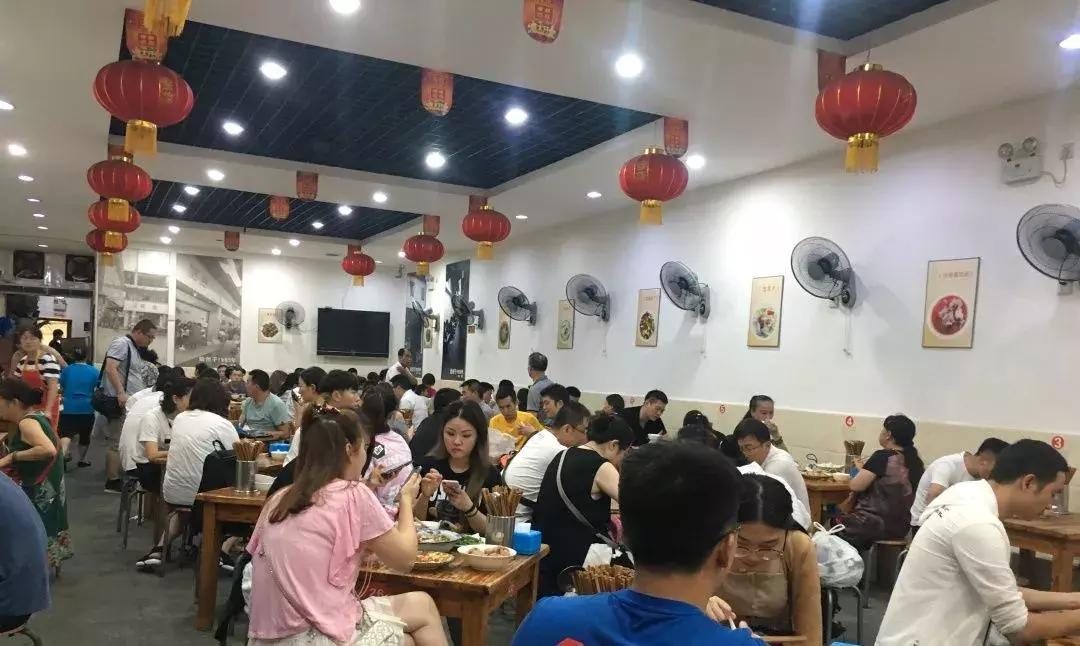 春熙路适合一个人吃的美食推荐,成都春熙路群光广场美食推荐