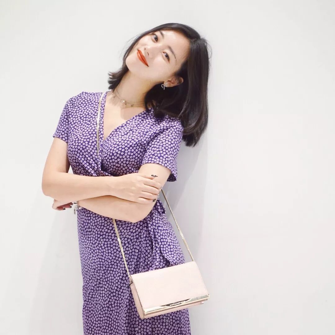 去度假穿什么衣服好看,假期出游怎么穿轻松又时髦