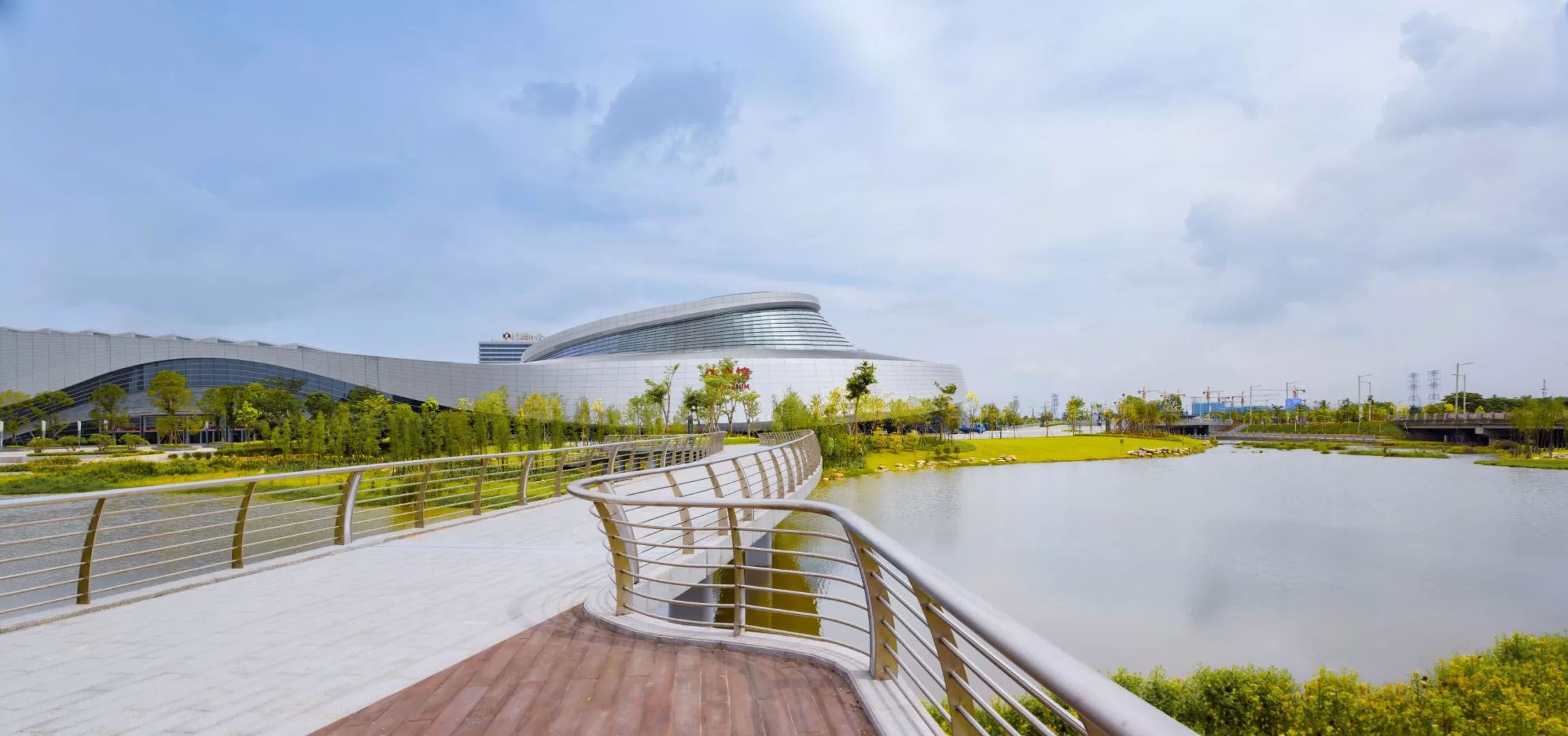 江门保利大都会体育中心,江门保利体育中心周边