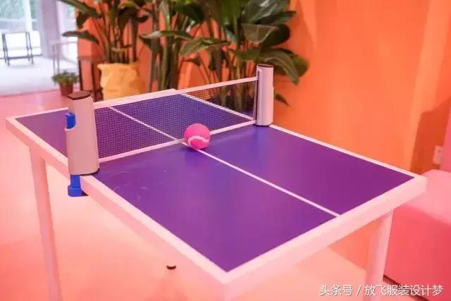 粉蓝色华伦天奴,粉色red华伦天奴