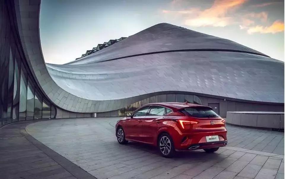 最美两厢车长安逸动xt,长安两厢车逸动xt该怎么选