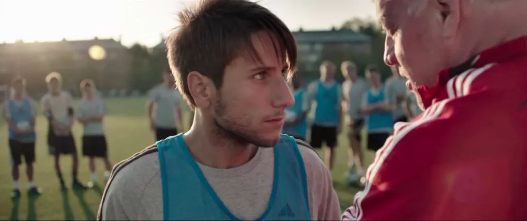 同性恋怎么就不能踢球了