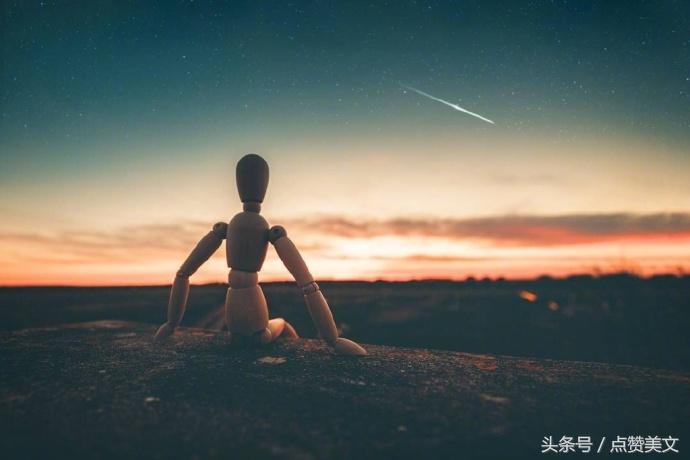 发微信朋友圈励志的句子经典语录,激励自己的正能量句子简短几个字