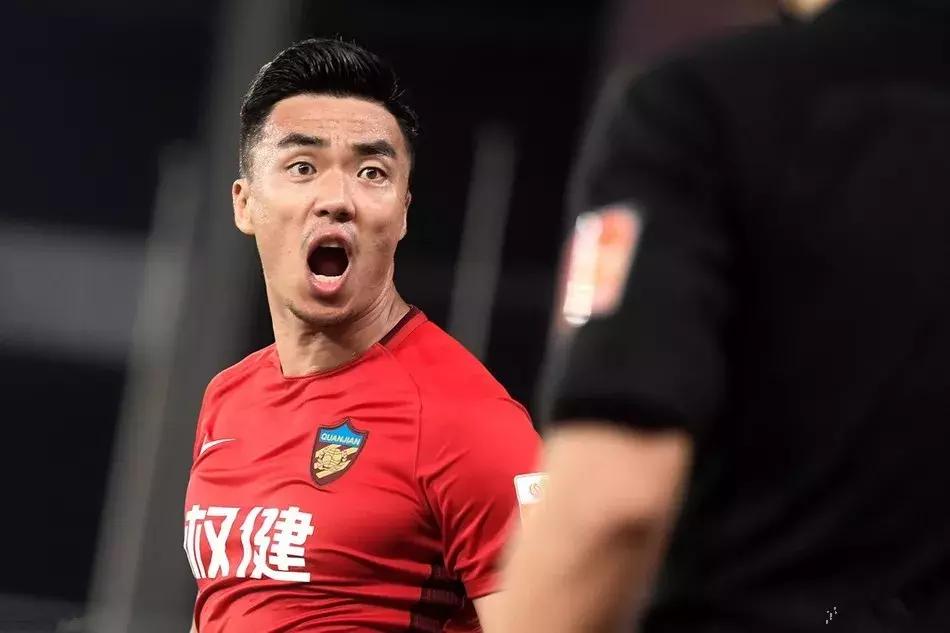 里皮发怒的视频,国足暴怒为队友出头