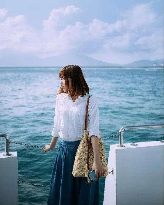 美女去日本旅游，买了一个马桶回来，看说明书愣住了