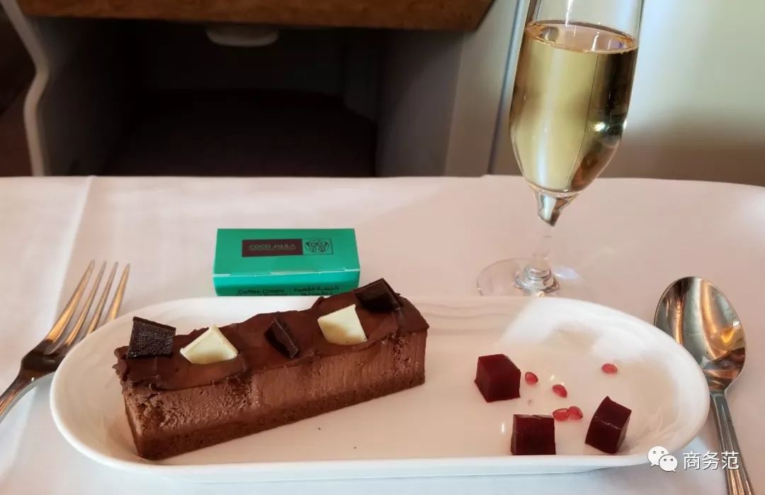 阿联酋航空豪华经济舱体验,阿联酋航空奢华