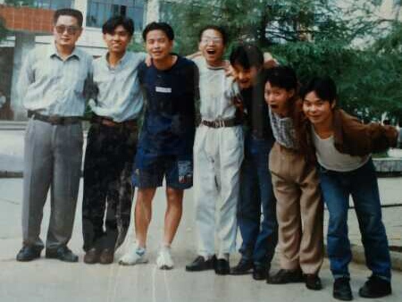 芳华！浪漫与热血，1990年代大学生，最后的精英教育接受者！