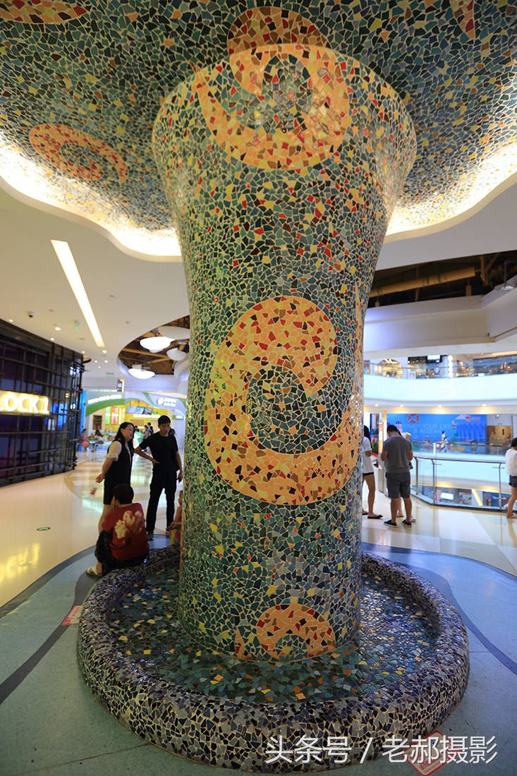 一个浪漫名字的购物中心—爱琴海