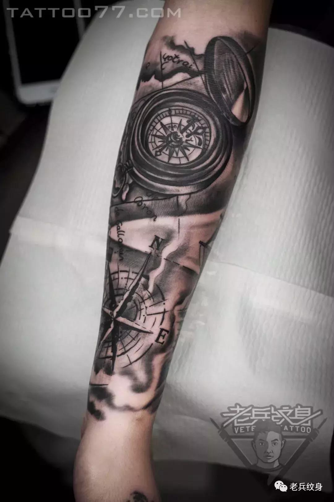 老兵纹身工作室师傅身上纹身,老兵纹身师