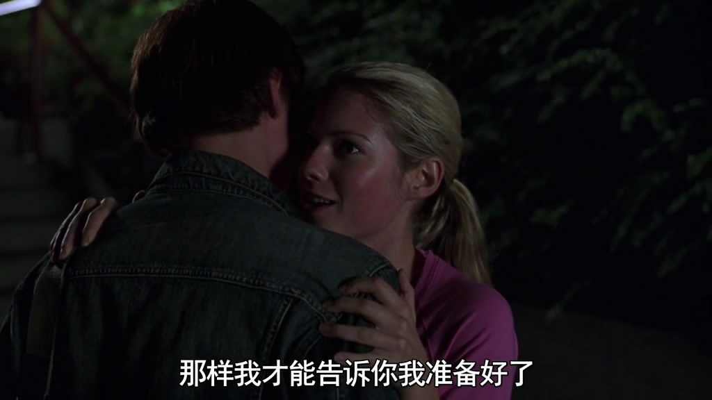 女孩为实现足球梦装成哥哥住宿舍,女孩为了足球梦女扮男装混进球队