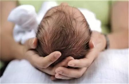 宝宝歪头怎么纠正最有效,宝宝偏头怎么办最有效方法
