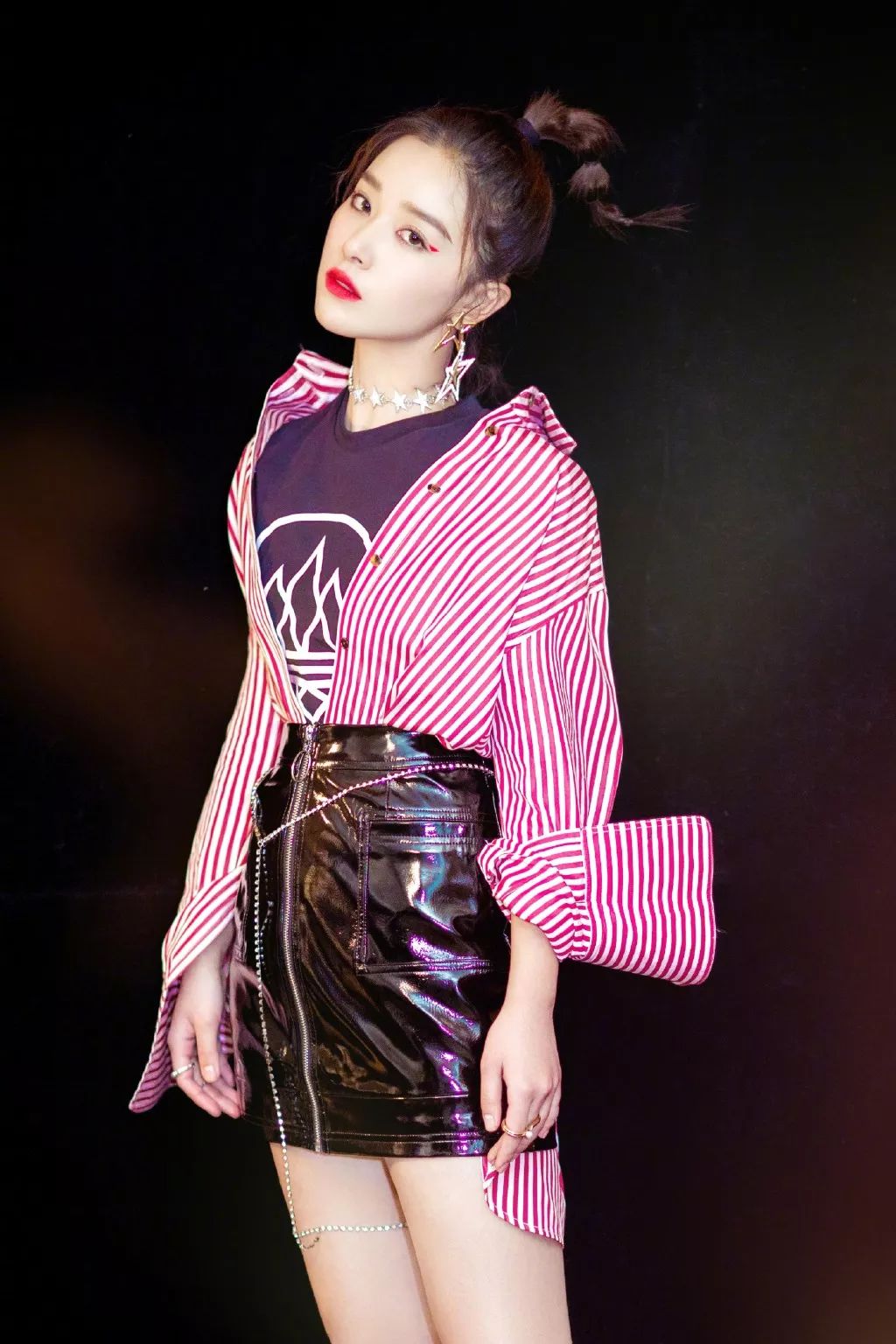 阚清子短发中分两股编发教程,阚清子同款短发发型适合什么脸型