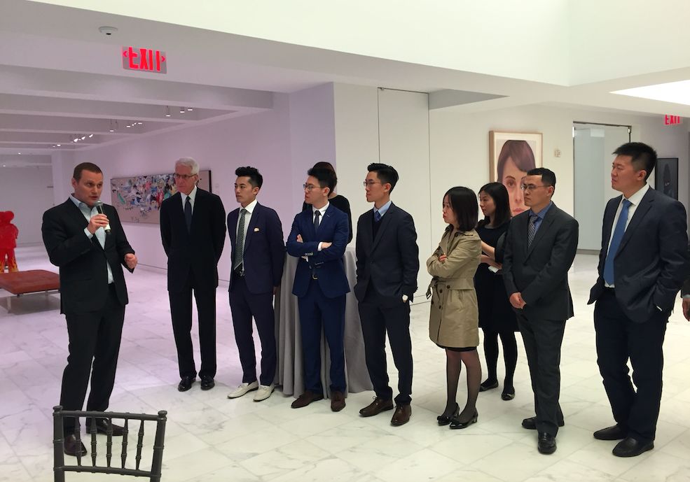 作为客户经理，她三次自费跟随宜信财富商学院海外游学