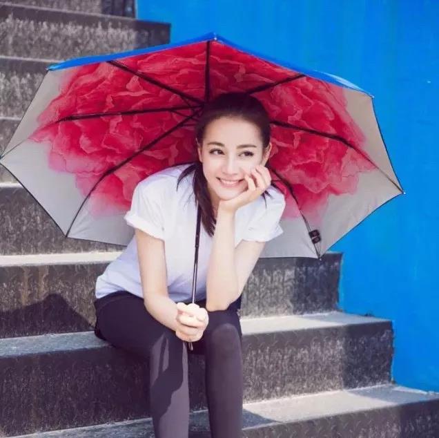 防晒伞不透光就防晒效果好吗,防晒伞不透光的坏处有哪些