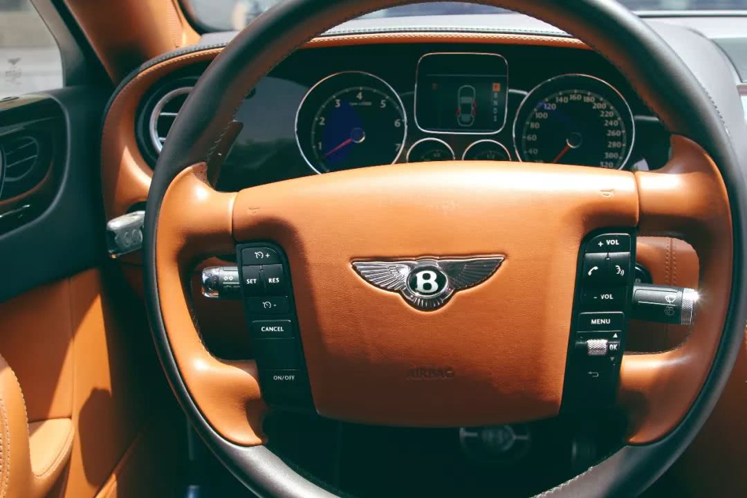 限时5天，YOHOOD×RONENGLISH冰淇淋快闪店强势来袭