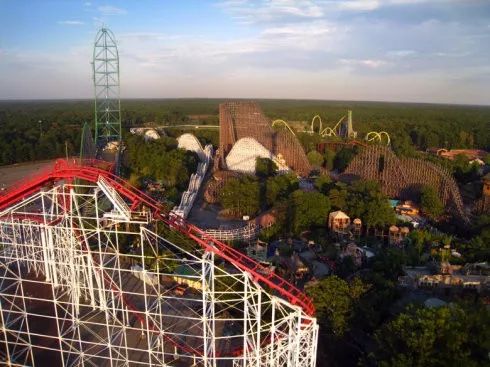 最刺激的过山车游玩,环球最刺激的过山车