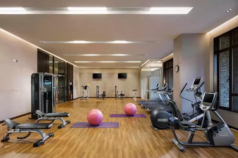 惠州酒店房间门口就是泳池,惠州有室内游泳池的酒店