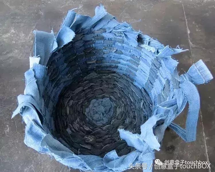 牛仔裤太大怎么办改造小妙招,旧牛仔裤别丢了改造一下好实用