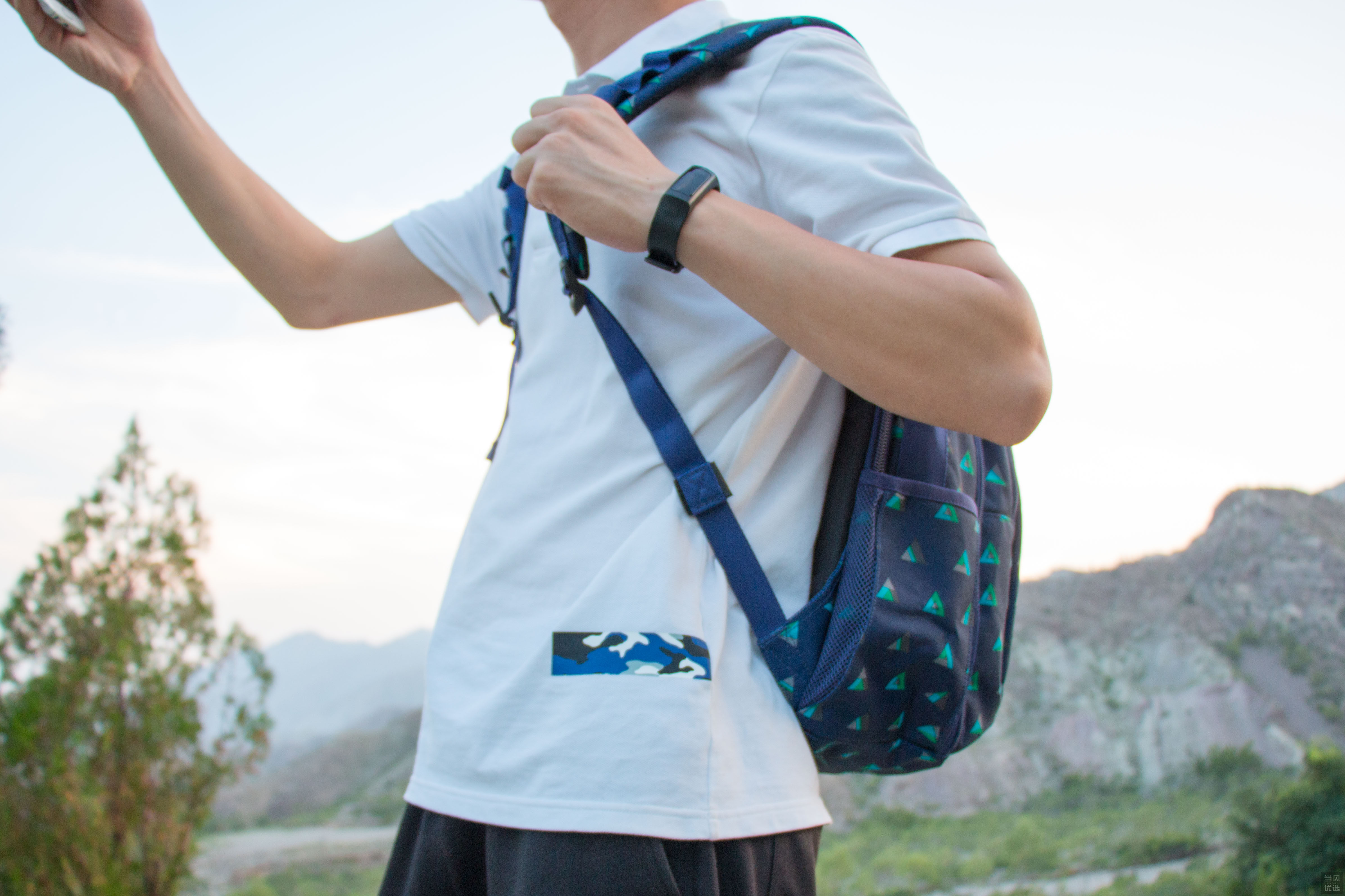 caselogic双肩电脑包防水吗,杰斯伯双肩包测评