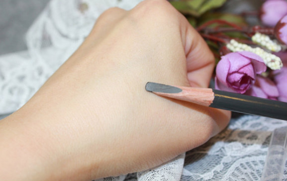 这些彩妆单品简直能用100年,大牌彩妆平价替代盘点