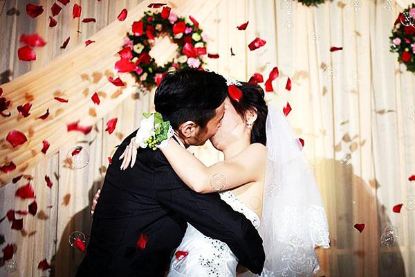 结婚祝福语简短亲人,结婚祝福语父亲讲话