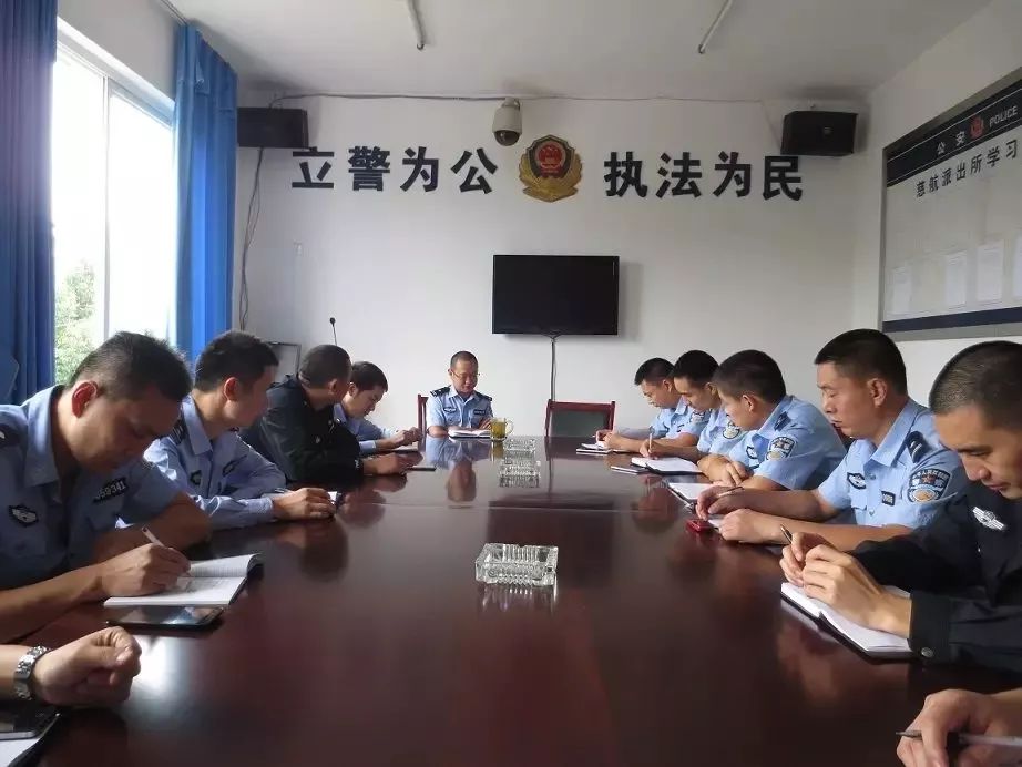 四川仁寿逃犯砍人系误以为仇人藏身派出所疯狂报复！今天，全城洒泪送英雄