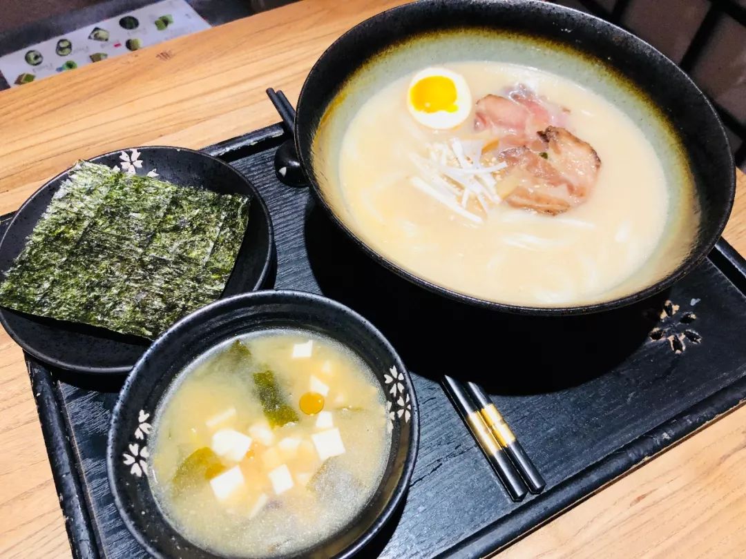 郑州大西郊一个抹茶的天地，飘来一丝丝日式饭香！