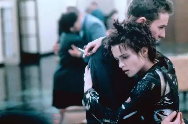 爱丽丝梦游仙境红皇后电影完整版,爱丽丝梦游仙境的电影总结