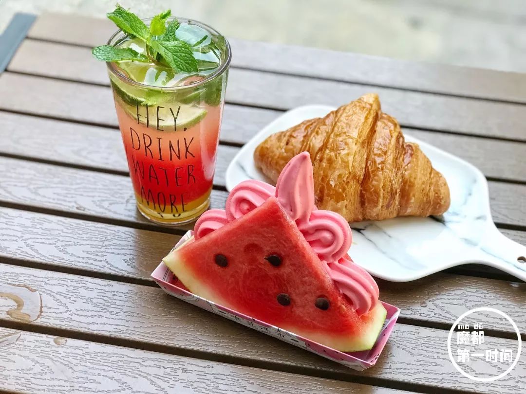 魔都“西瓜冰三明治”鼻祖来长宁开新店啦！粉金主题，颜值担当！