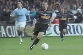 看清楚大罗生涯遭遇的恶劣犯规,罗纳尔多在意甲遭遇的恶意犯规