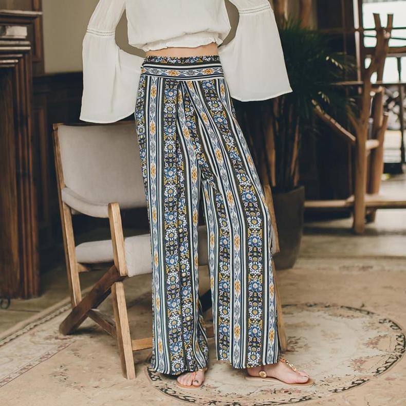 夏日度假沙滩风情穿搭,甜美风海边泳装度假穿搭推荐